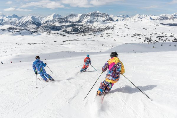 Comment organiser une expédition de ski de fond dans le parc national de Banff, Canada : itinéraires et équipements ?